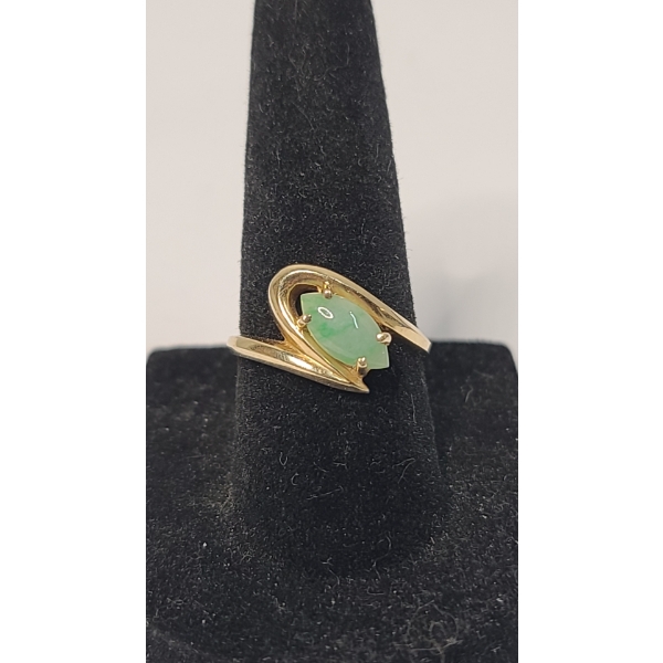 Vintage Style 14K Yellow Gold Plumb Jadeite Ring - Size 6 - Weight: 3.6g