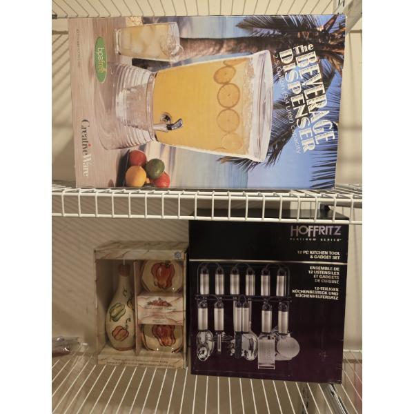 NEW Beverage Dispenser, Kitchen Tools,& Oil Server Set