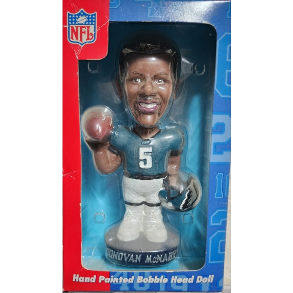 NEW IN BOX NFL Philadelphia Eagles Donovan McNabb Hand Painted Bobblehead ~ Q.B. Club Item!