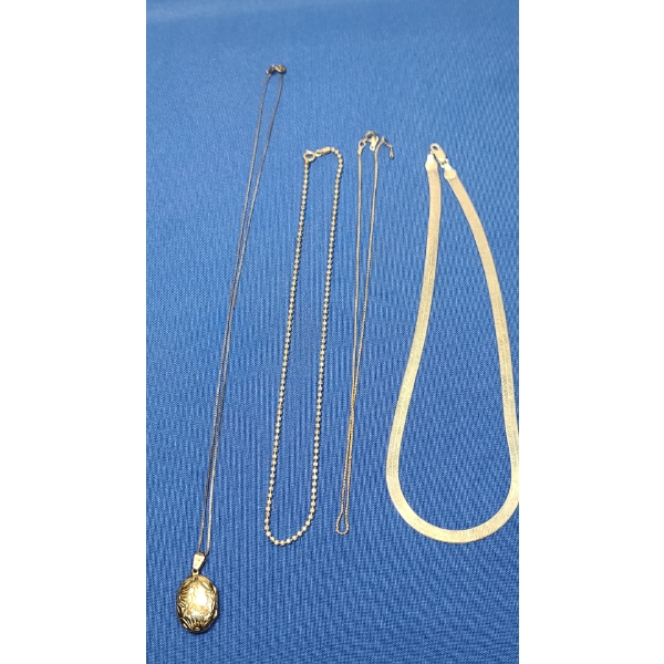 Assorted Sterling Silver Necklaces Including Herringbone Style, Locket & Chains - Total Weight: 26.1