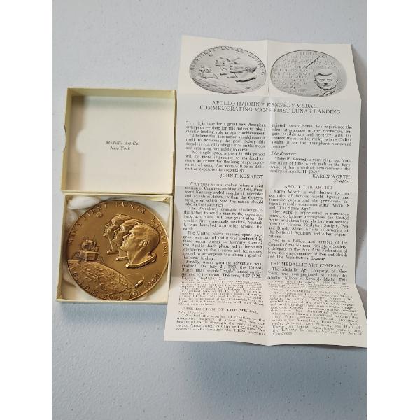 Apollo 11 Man's First Lunar Landing JFK 5oz Bronze Medal