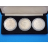 Image 5 : Lot of 3 1989-90 Niue $5 Commemorative Coins with Nice Display