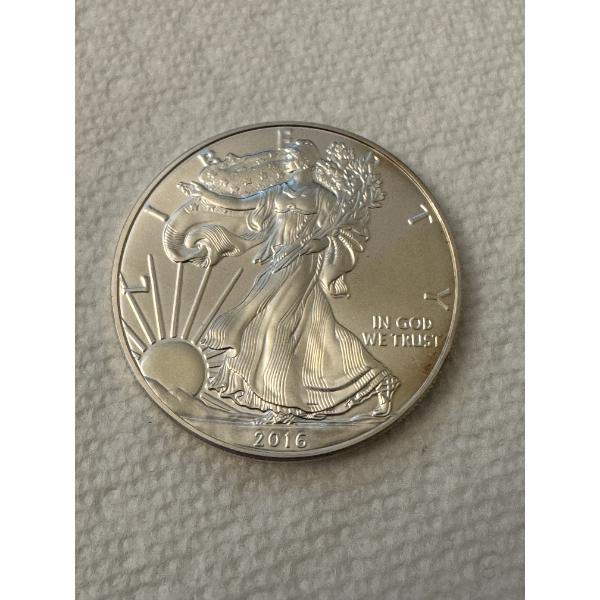 2016 United States Silver Eagle .999 Fine Silver Coin - Mint Condition