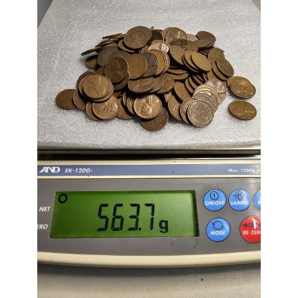 Lot of Assorted Wheat Pennies (563g) - AFV: $1.81 (estimated by weight)