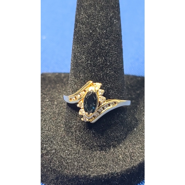 14K Women's Gold Ring With Dark & Clear Colored Stones - Size 9 - Weight: 3.2g