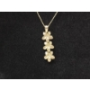 Image 2 : 10K Yellow Gold Chain 18" Necklace with 3-Flower Pendant TW: 1.4g