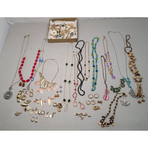 Fashion Necklaces, Earrings & Brooches 