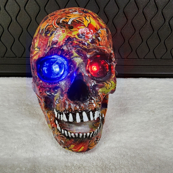BRAND NEW Battery Operated Light-Up Skull With Dragon Design ~ Measures 4 IN X 6 IN