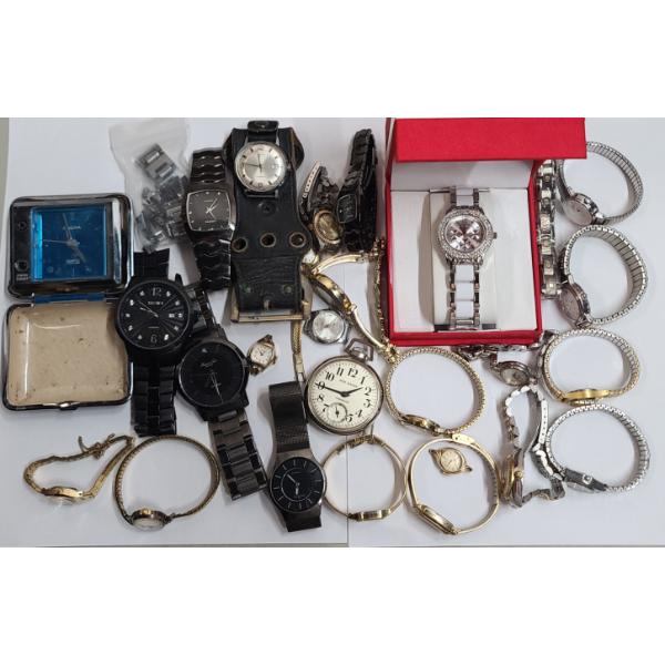 Very Large Assortment Of Vintage & Modern Watches/Watch Parts