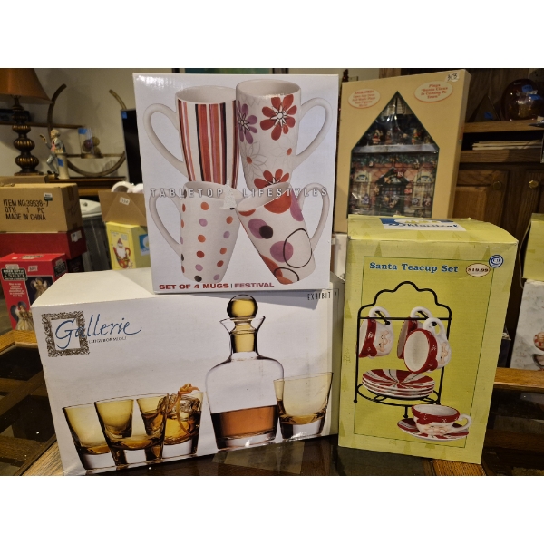 Christmas Decor Or Novelty Items As Shown - See Pics