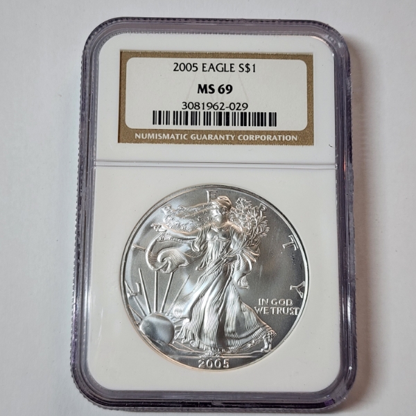 2005 American Silver Eagle $1 - 1 oz .999 Fine Silver - Graded by NGC MS 69