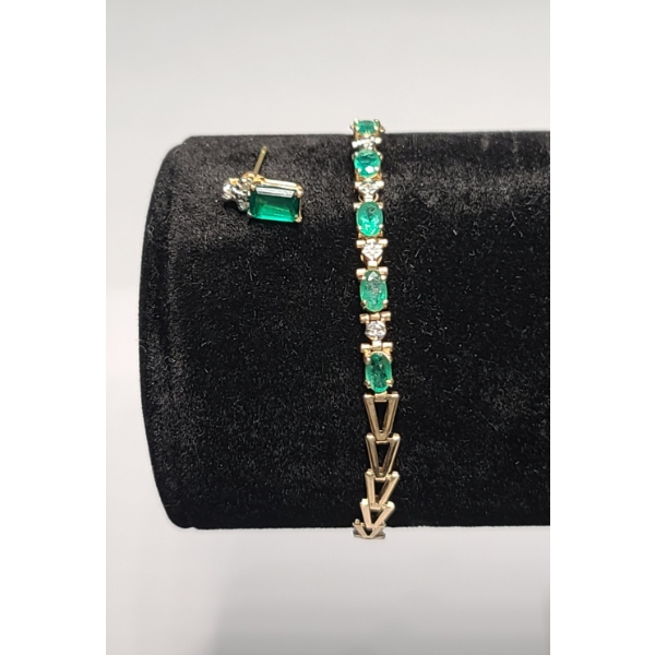 10K Gold 7.5" Chevron Link Tennis Bracelet & Single 10K Gold Emerald/Diamond Earring - Weight: 3.6g