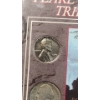 Image 2 : Pearl Harbor Tribute Coin & Stamp Set