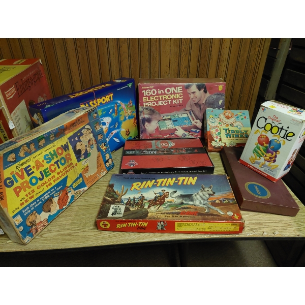 Lot Of Childrens Games & More  - See Pics