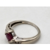 Image 3 : 10K Gold Ring with Ruby-Colored Gemstone - Size 6.5 - Total Weight: 2.7g