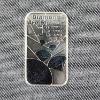 Image 3 : The Royal Mint "007" One Troy Ounce 999.9 Fine Silver Bar