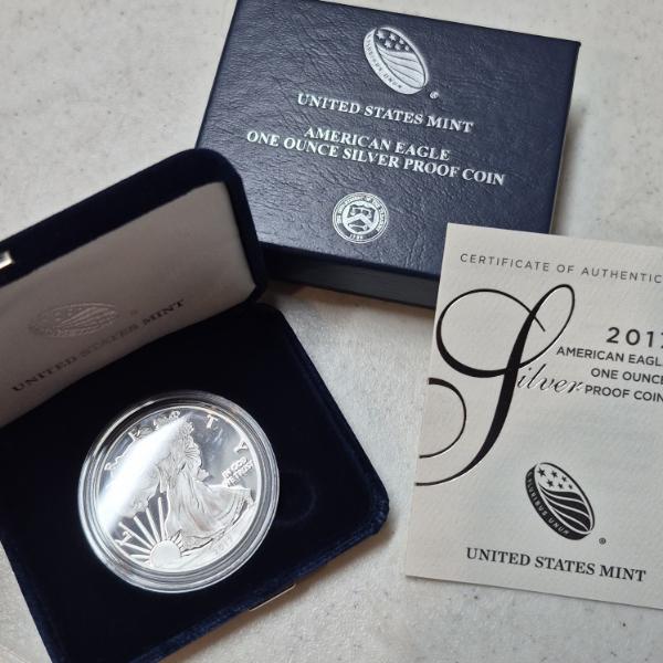 United States 2017 W (West Point Mint) Silver 1 Oz .999 Eagle Proof In Box