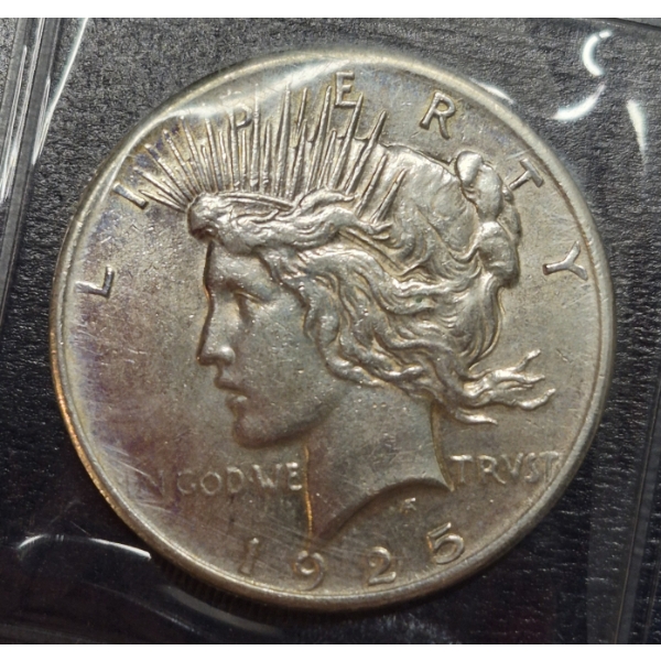 1925 P   Uncirculated 90% Silver Peace Dollar - See Pics