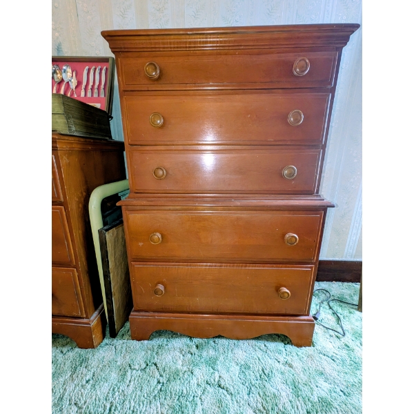 Classic Wood 5 Drawer Dresser 31"x46" Great Shape!