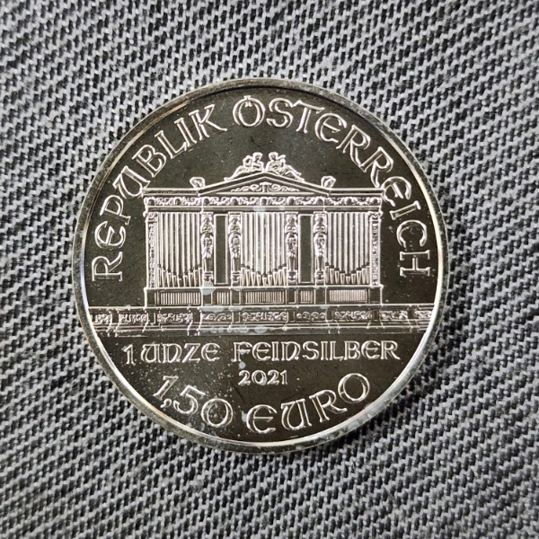 One Troy Ounce .999 Fine Silver 2021 Philharmoniker Round ~ 1.50 Euro 