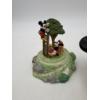 Image 2 : Disney Collectibles - Mickey Mouse - Mickey & Minnie Picking apples figurines in glass dome - Mickey