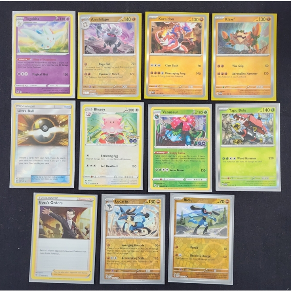 11 Assorted Pokemon Trading Cards Including Holos & Rares Ft. Venusaur & Lucario
