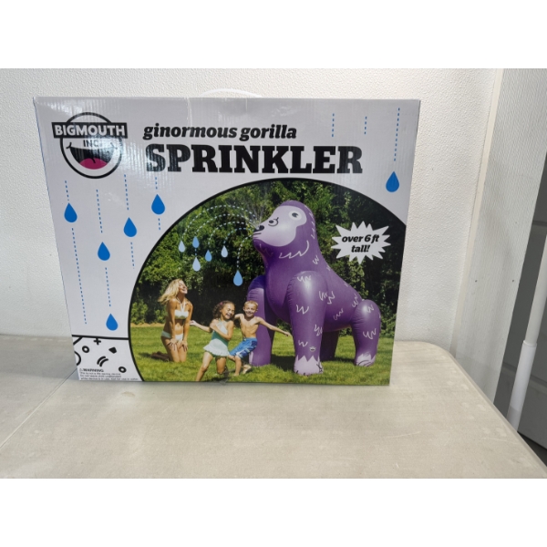 Ginormous 6 Foot Gorilla Sprinkler By Bigmouth - New In The Box 