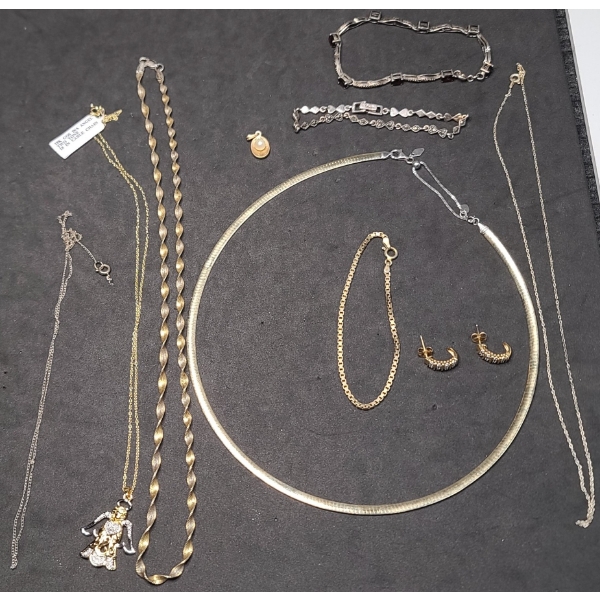 Lot Of Assorted Sterling Silver With A Few Non Sterling Pieces - Sterling Weight: 40.8g