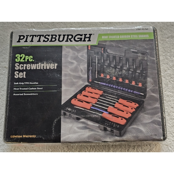 Pittsburgh 32-Piece Screwdriver Set