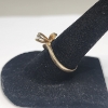 Image 2 : Gorgeous 10K Yellow Gold Solitaire Ring - Size 7.5 - TW: 2.0g