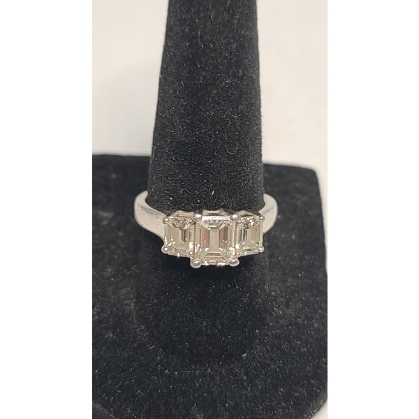 Emerald-Cut Diamond Platinum Engagement Ring - Size 6.5 - Weight: 8.0g
