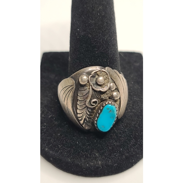 Sterling Silver Vintage Native American Navajo Ring With Turquoise - Size 11 - Weight: 14.2g