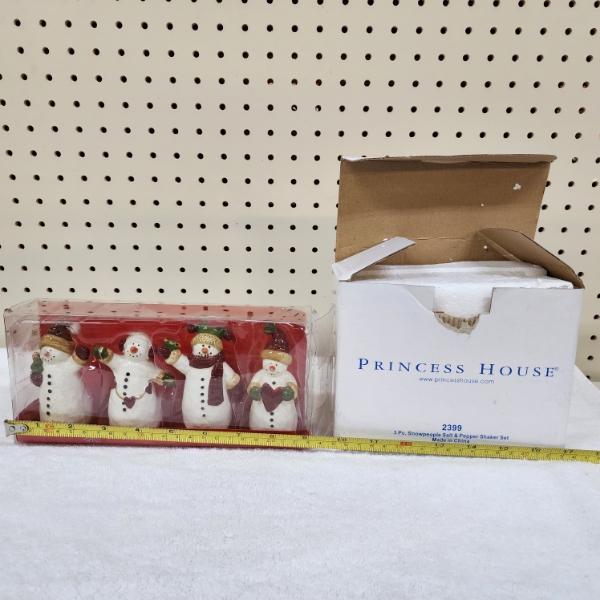 TWO NEW IN BOX Decorative Collectible SNOWMAN Salt & Pepper Shaker Sets Including Princess House