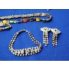 Image 6 : Lot of Assorted Costume Jewelry: Matching Sets, Earrings, Bracelets, Necklaces