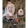 Image 6 : 2 Detailed Piggy Coin Banks And Cute Pig Lamp