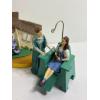 Image 4 : 3 Wizard of Oz Collectible Figures - Dorothy at the Salon - Dorothy's House 