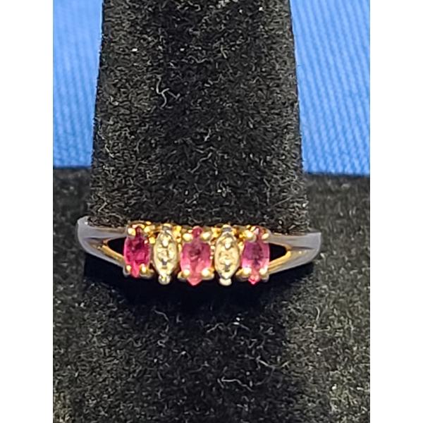10K Gold Ring With Rubies & Diamonds - Size 7 - Weight: 1.7g