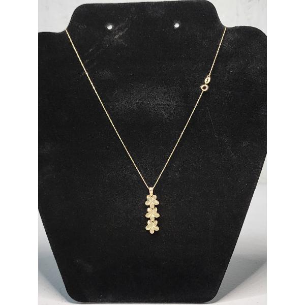 10K Yellow Gold Chain 18" Necklace with 3-Flower Pendant TW: 1.4g