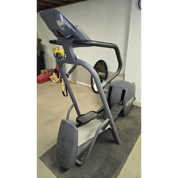 Elliptical Precor EFX5.17i - Screen Does Not Power On - Issue Unknown - Located in Basement