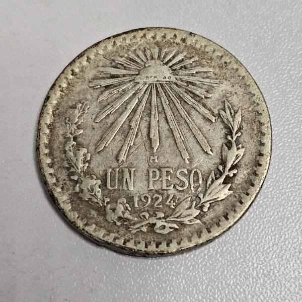 1924 Mexico 1 Peso 72% Silver Coin