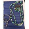 Image 4 : Costume Jewelry - Necklace & Earring Sets - Blue & Green - Loose Blue & White Beads 