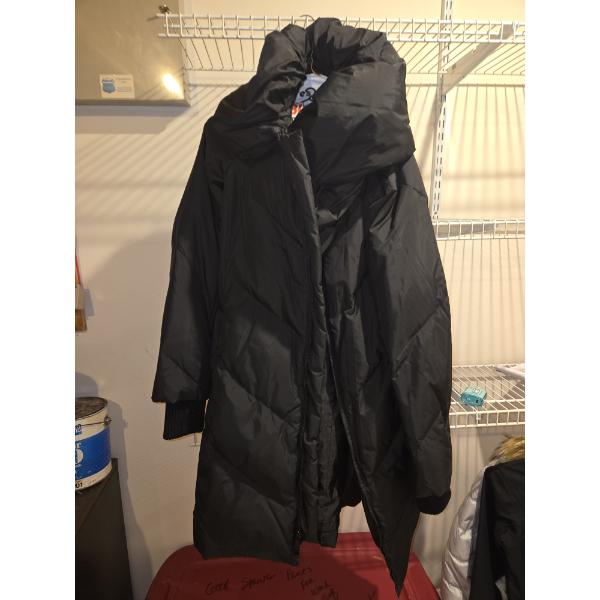 Small Like New BCBG Womans Winter Jacket