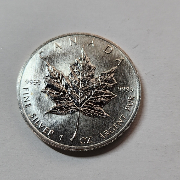Royal Canadian Mint 1 oz .9999 Fine Silver 1989 Canadian Maple Leaf $5 Coin