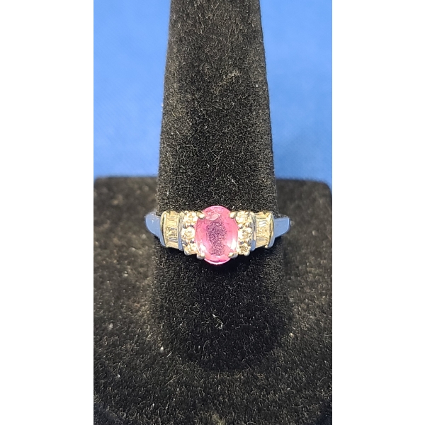 14K Gold Pink Sapphire Ring With Accent Stones - Size 7.5 - Weight: 2.5g