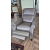 Image 3 : PICKUP IN NORTHFIELD - 2nd Of 2 - Excellent Leather Recliner As Shown - Great Condition - See Pics 