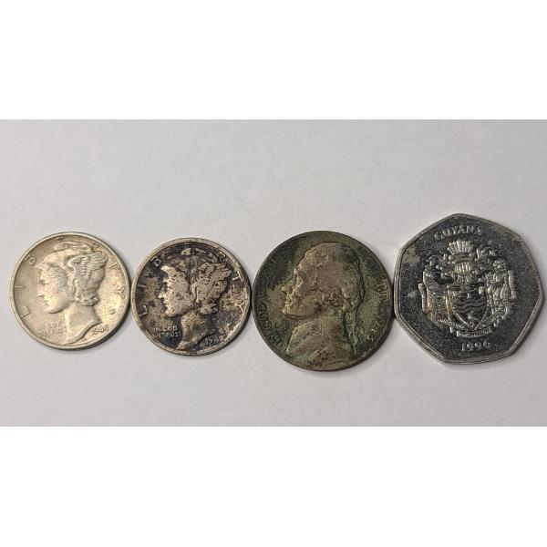 Lot Of Assorted U.S & Foreign Coins Inlcuding Silver