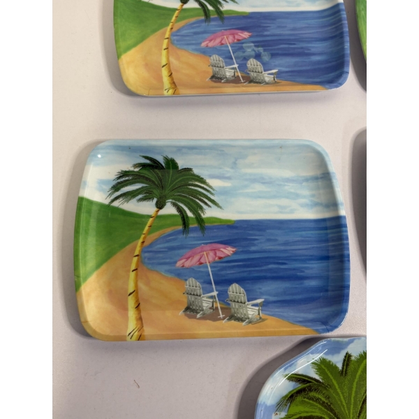 8 Palm Tree Plates - Plastic - 2 in Palm Tree Shape