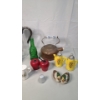 Image 3 : Vintage Salt & Pepper Shakers, Silverplate Beverage Pitcher & More