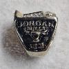 Image 3 : 1998 Chicago Bulls Michael Jordan #23 World Champions Championship Ring, Size 9.5, 57.2g
