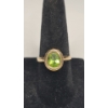 Image 1 : 14K Yellow Gold Ring Featuring Green Peridot In Bezel Setting - Size 6 - Weight: 2.7g